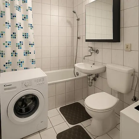 Halle 3 Mit Guter Ausstattung Halle (Saale)