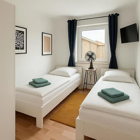 Halle 3 Mit Guter Ausstattung Apartment